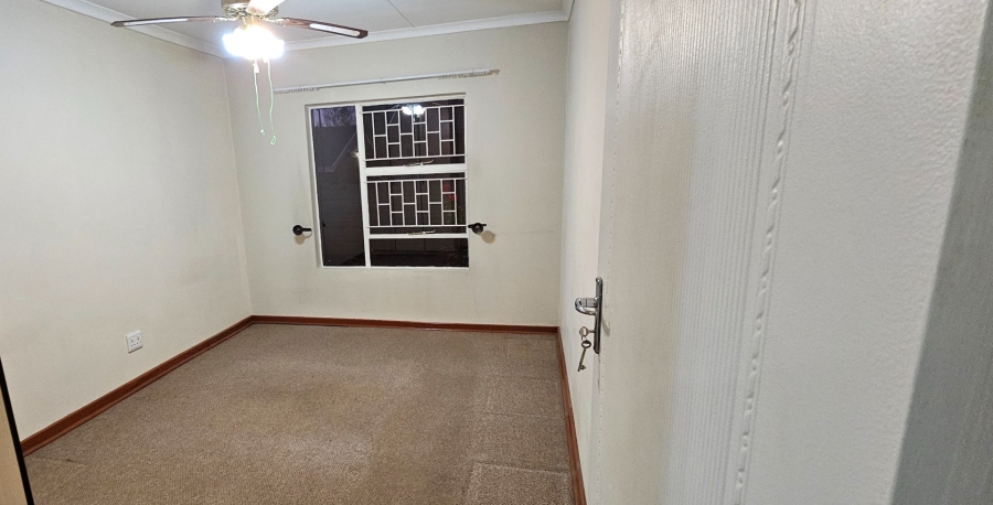 2 Bedroom Property for Sale in Langenhovenpark Free State